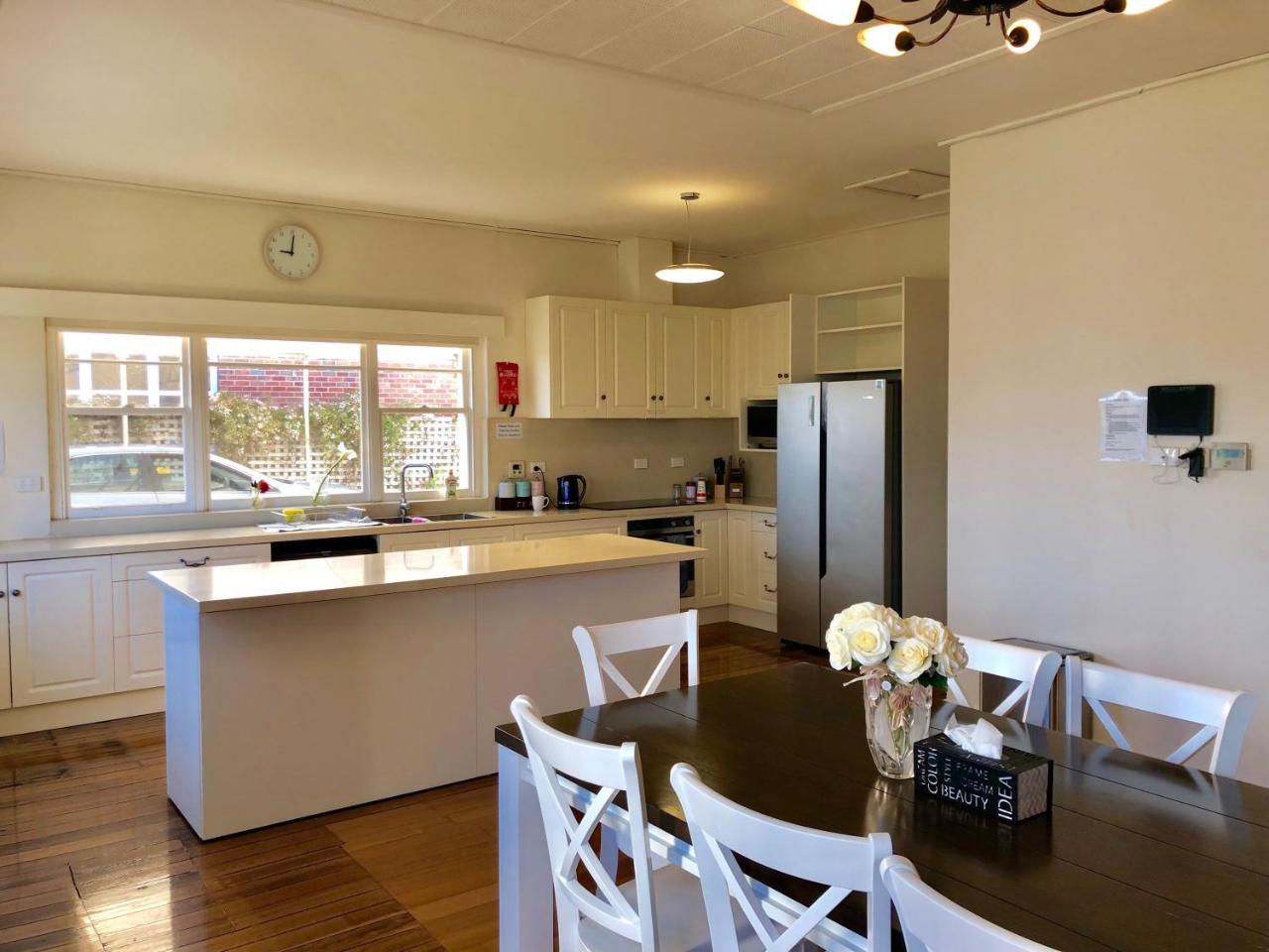 Riverbank Villa Devonport Exterior foto