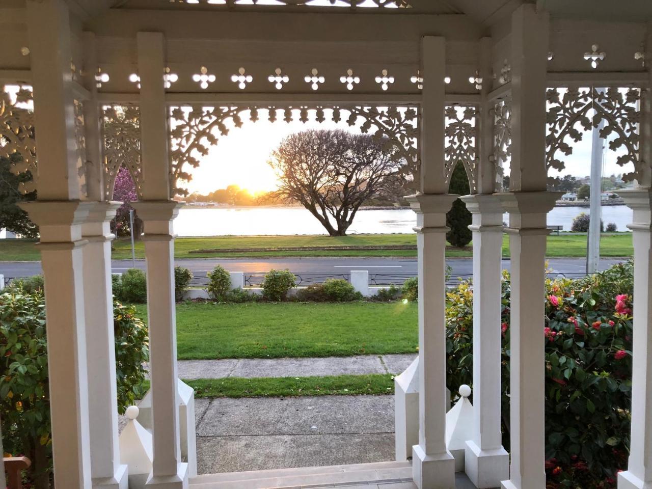 Riverbank Villa Devonport Exterior foto